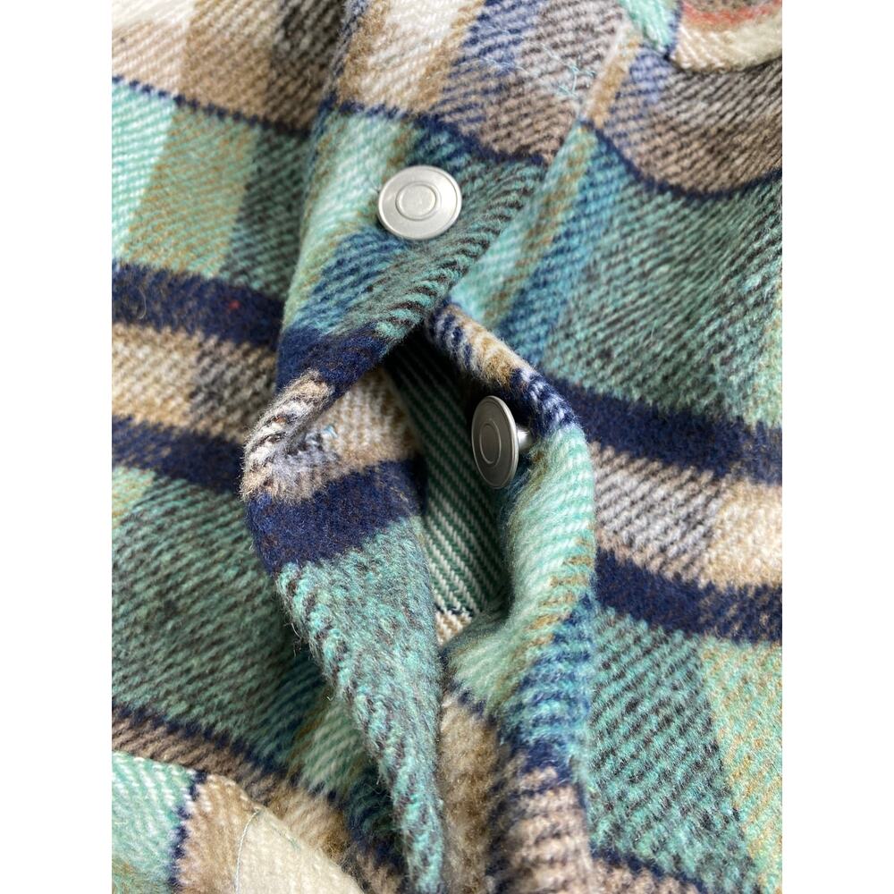 HYFVE Size Medium Cropped Plaid Flannel Shacket Jacket Teal Tan Back Buttons - Picture 13 of 14